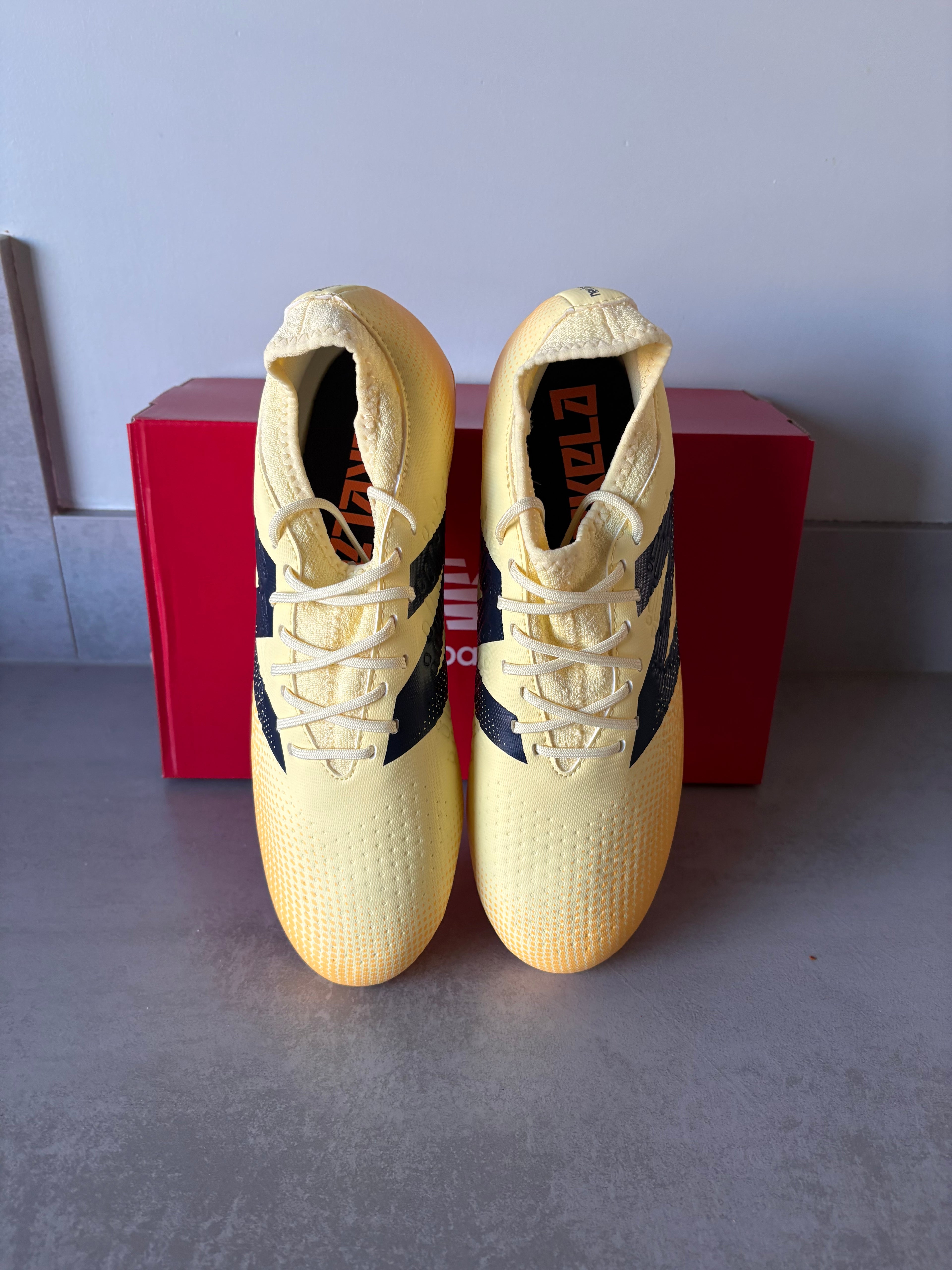New Balance Tekala Magique V4 FG Gelb