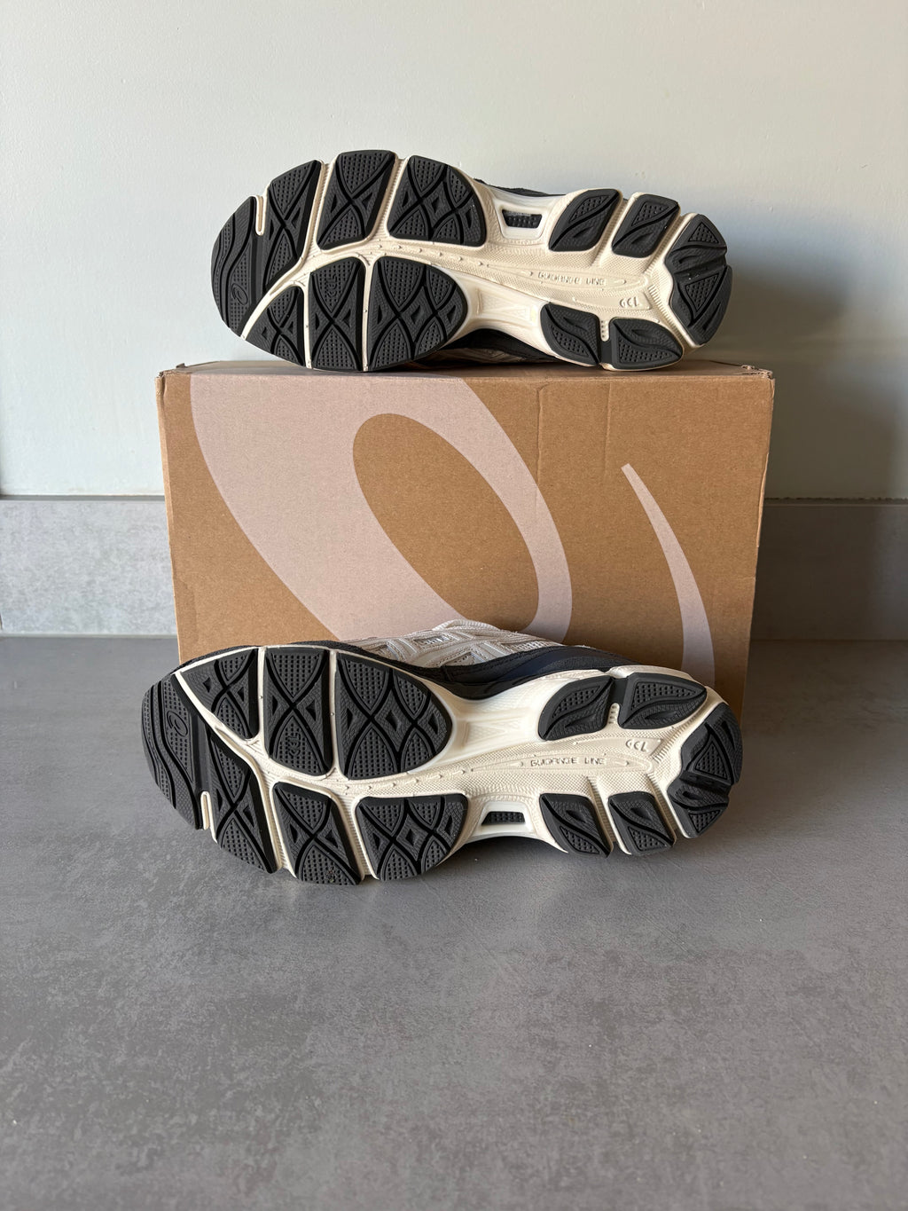 ASICS Gel-NYC Weiß/Rauchgrau